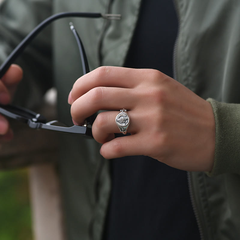 Anillo Ajustable de Manos Orando
