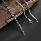 Collar con Dije de Cruz de Clavo y Calavera en Acero de Titanio