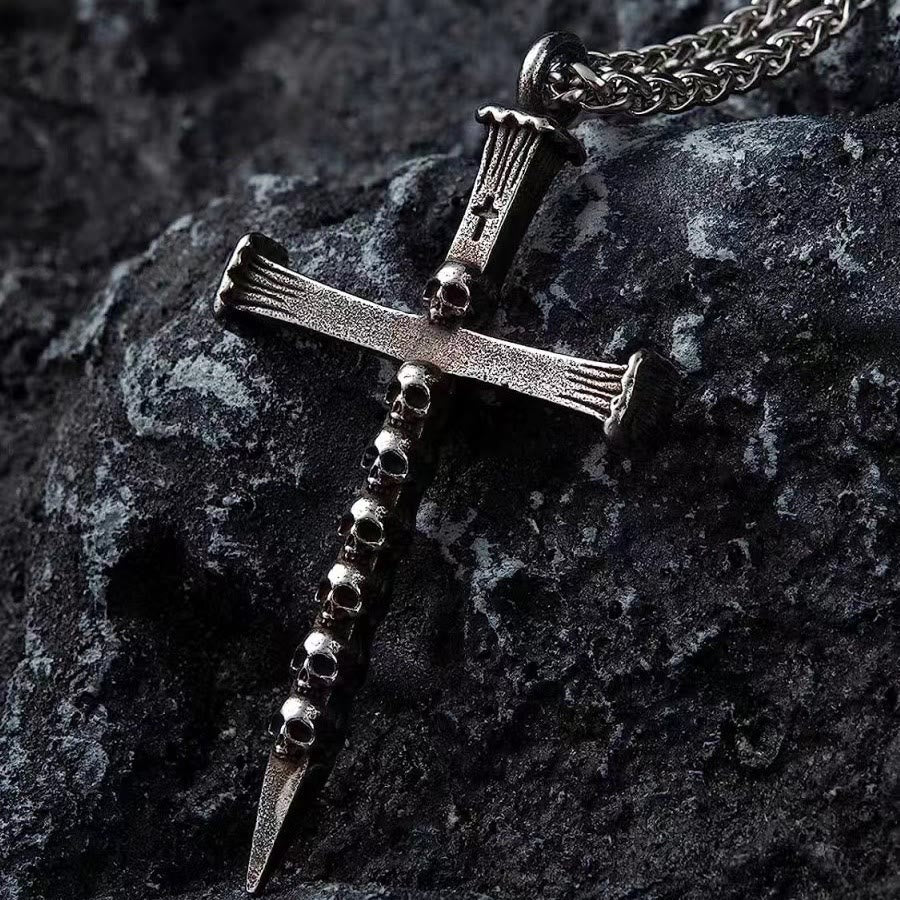 Collar con Dije de Cruz de Clavo y Calavera en Acero de Titanio