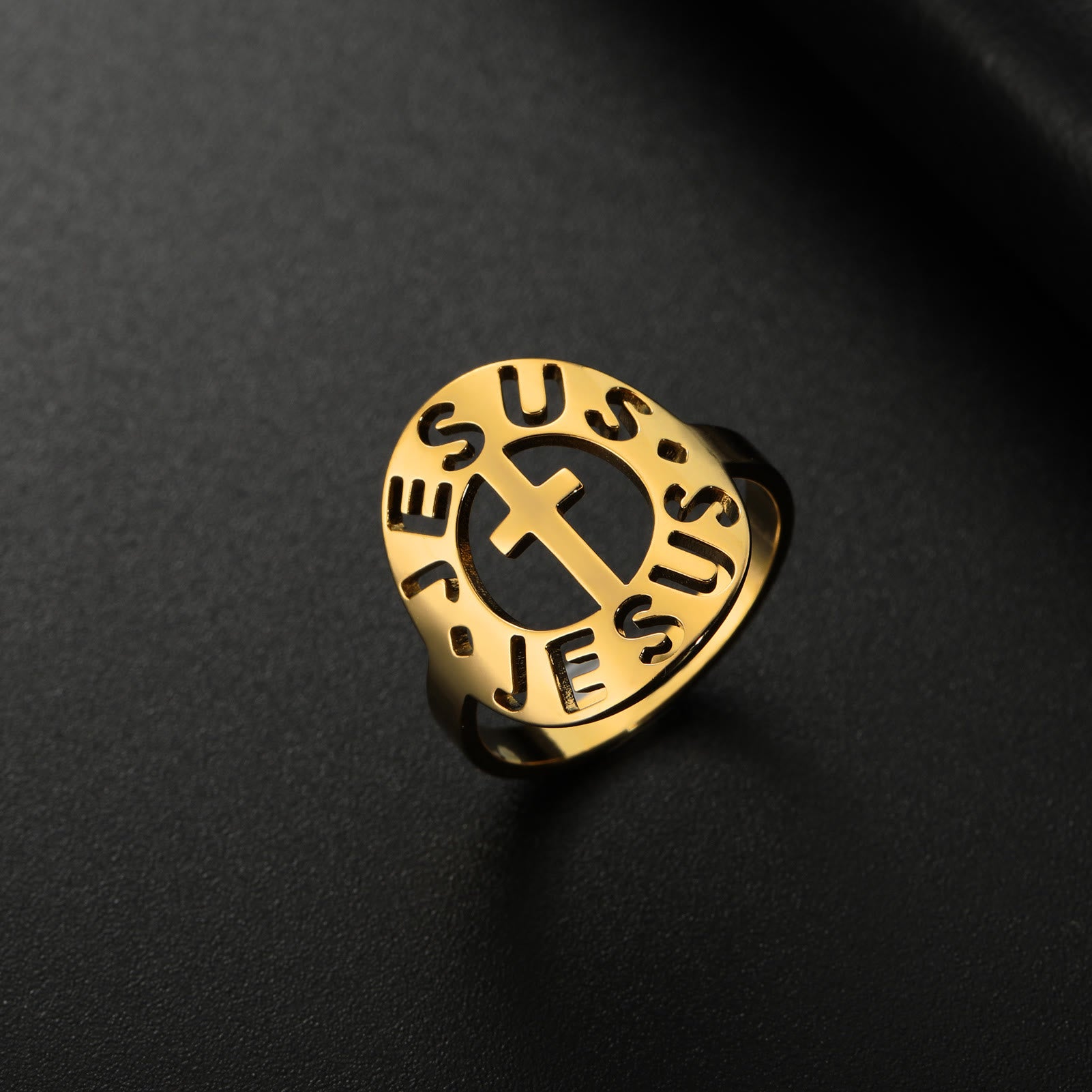 Anillo Amuleto de Acero Inoxidable con Cruz y "JESÚS"
