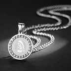 Collar de Titanio con Dije de la Virgen María y Circonia