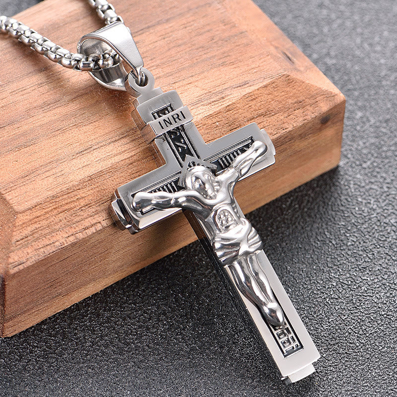 Collar de Titanio con Crucifijo de Jesús Artesanal