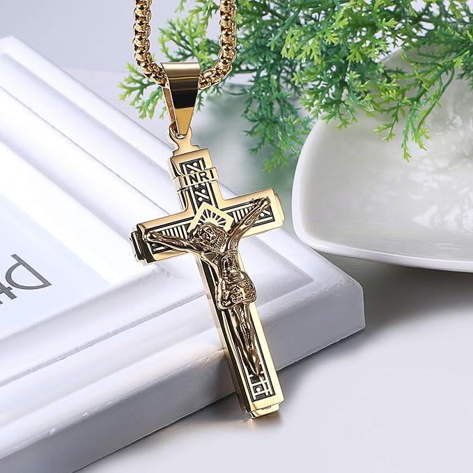 Collar de Titanio con Crucifijo de Jesús Artesanal