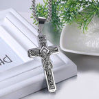 Collar de Titanio con Crucifijo de Jesús Artesanal