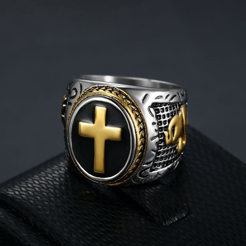 Anillo Religioso de Titanio con Cruz "Mano de Dios" Estilo Retro