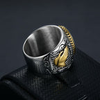 Anillo Religioso de Titanio con Cruz "Mano de Dios" Estilo Retro