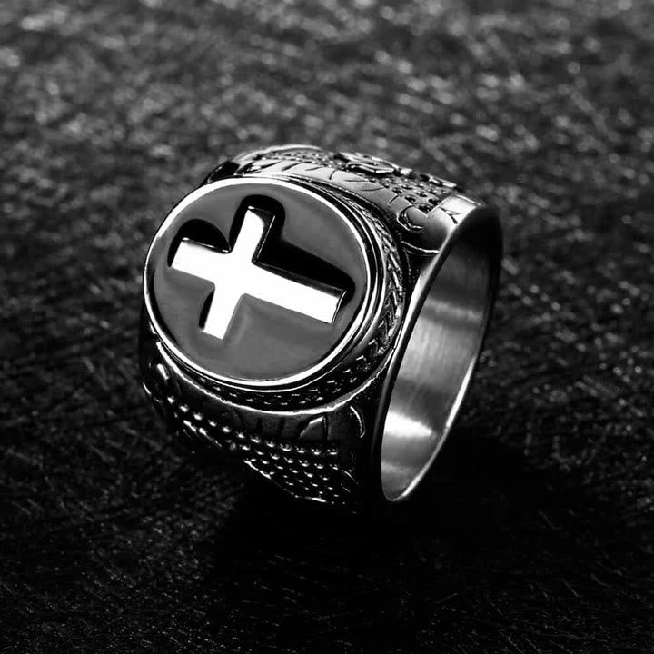 Anillo Religioso de Titanio con Cruz "Mano de Dios" Estilo Retro