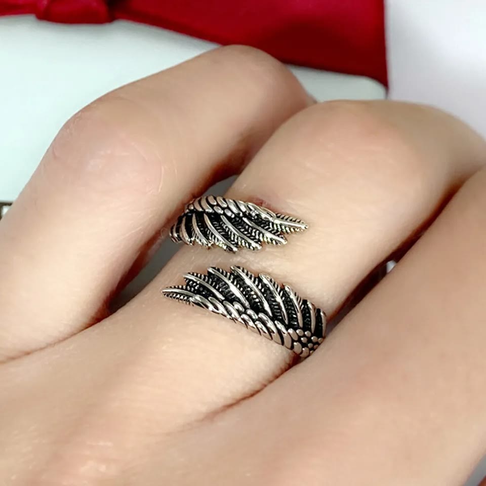 Anillo Ajustable de Alas de Ángel Puras