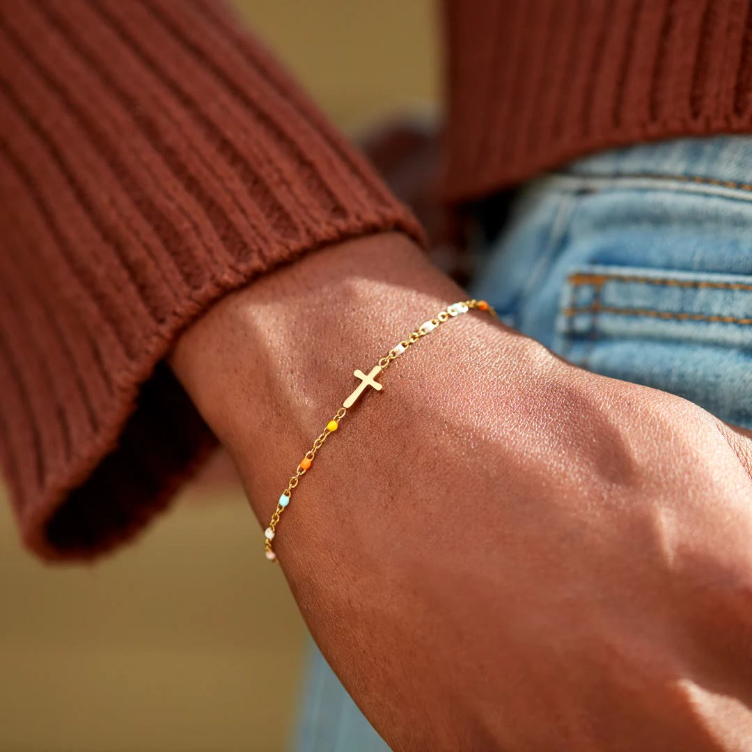 Pulsera Delicada de Cruz Minimalista