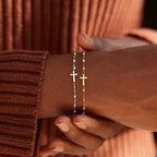 Pulsera Delicada de Cruz Minimalista