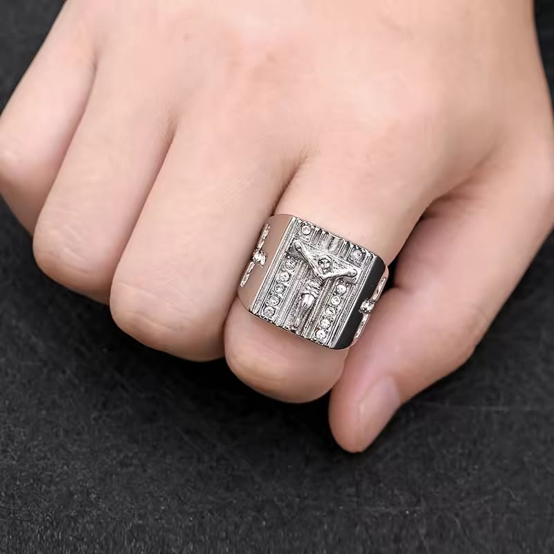 Anillo Religioso Crucifijo de Jesús con Circonita