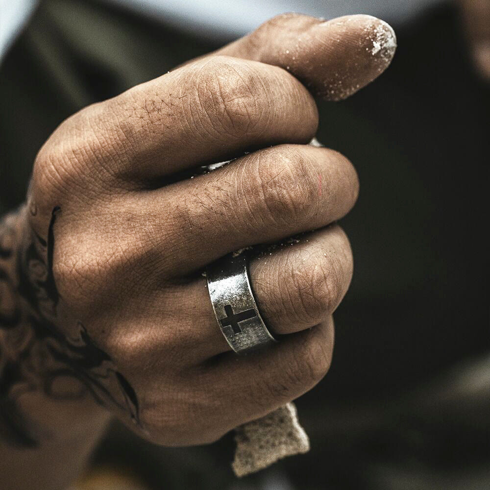 Anillo de Cruz Punk Antiguo en Acero Inoxidable