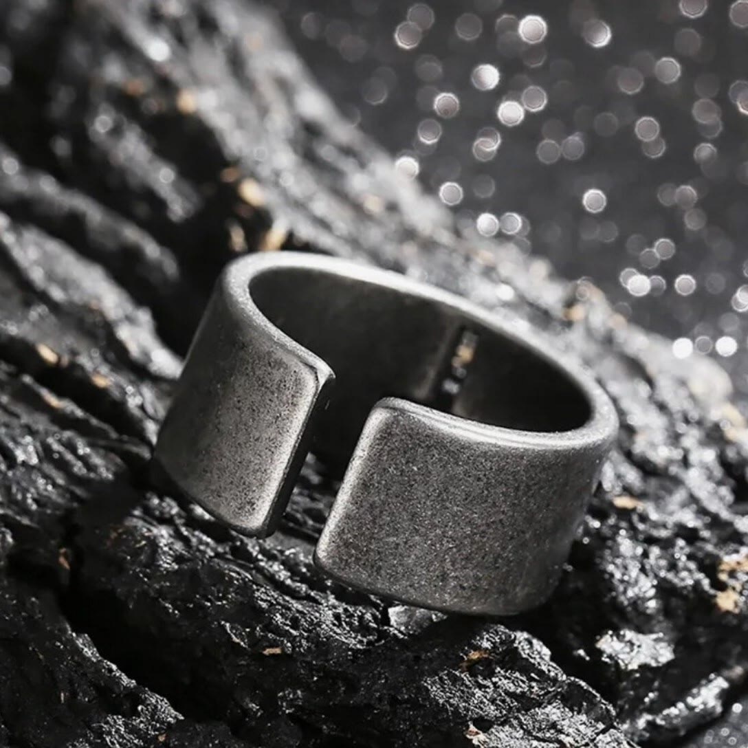 Anillo de Cruz Punk Antiguo en Acero Inoxidable