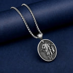 Collar de Bendición con Dije de Medallón de Jesús