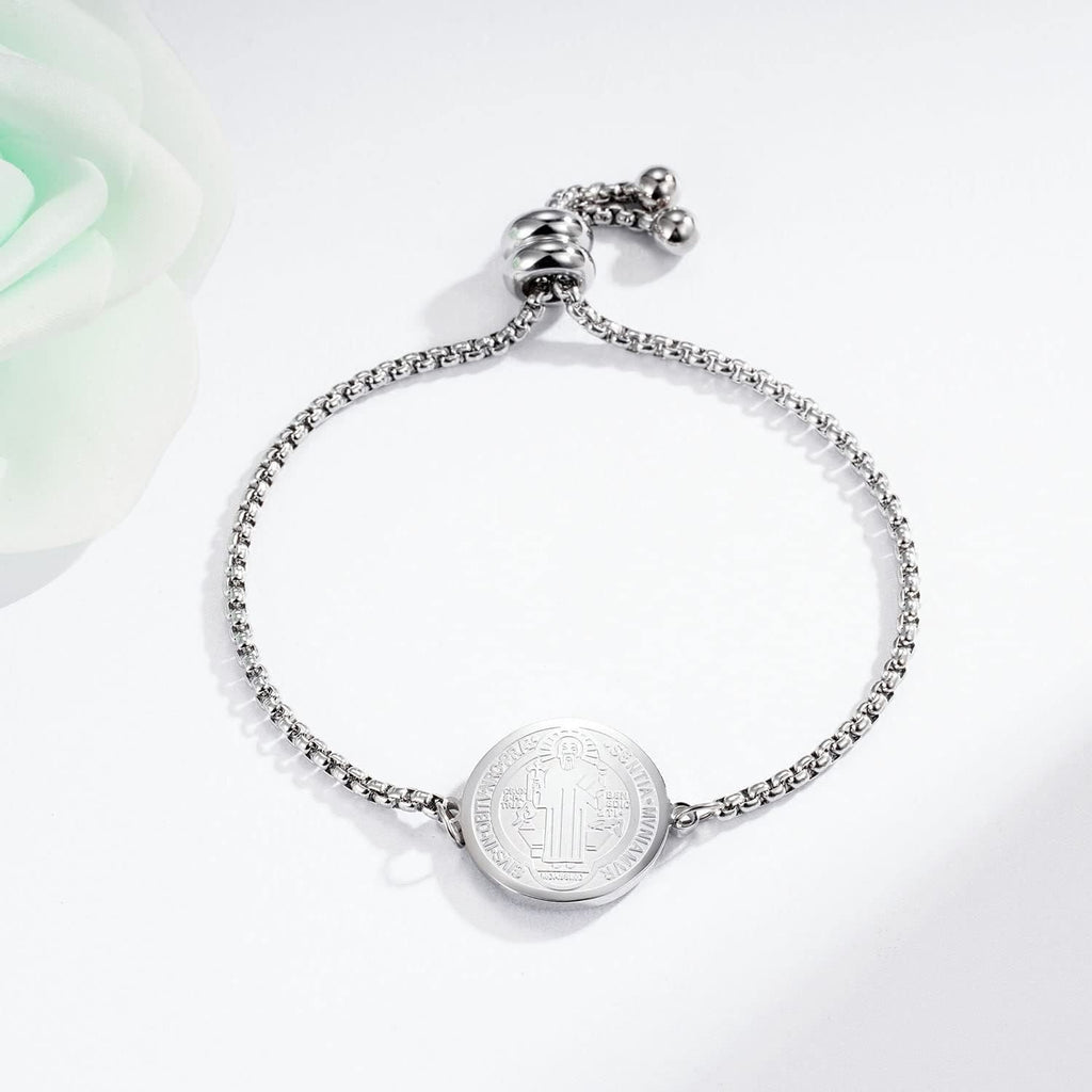 Pulsera Ajustable con Medalla Grabada de San Benito