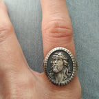 Anillo de Bendición Vintage con Cabeza de Cristo y Cruz