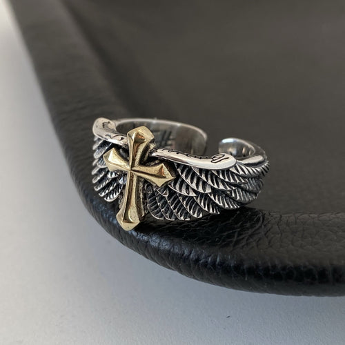 Anillo Ajustable de Cruz con Alas y Letras Grafiti Estilo Retro