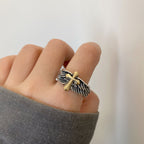 Anillo Ajustable de Cruz con Alas y Letras Grafiti Estilo Retro