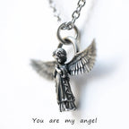 Collar de Protección del Ángel Orante con Alas Extendidas