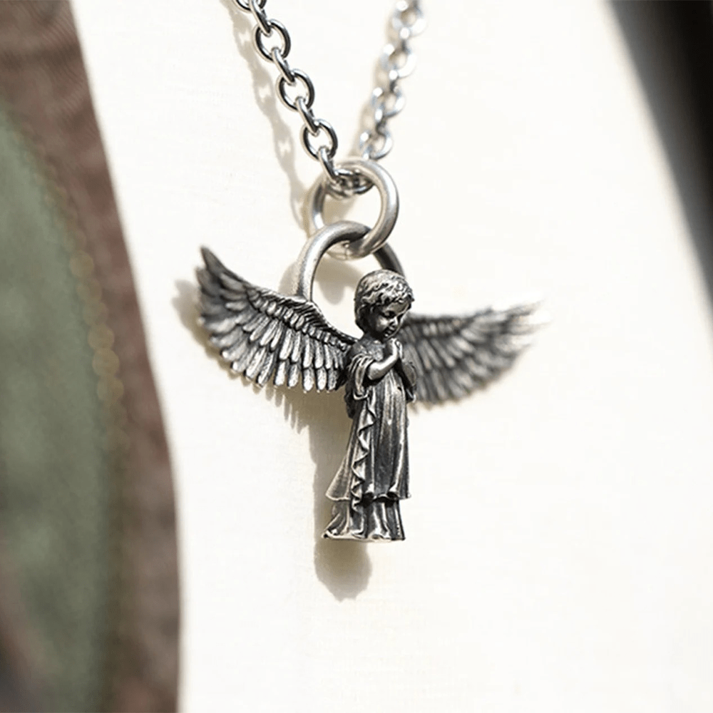 Collar de Protección del Ángel Orante con Alas Extendidas