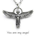 Collar de Protección del Ángel Orante con Alas Extendidas