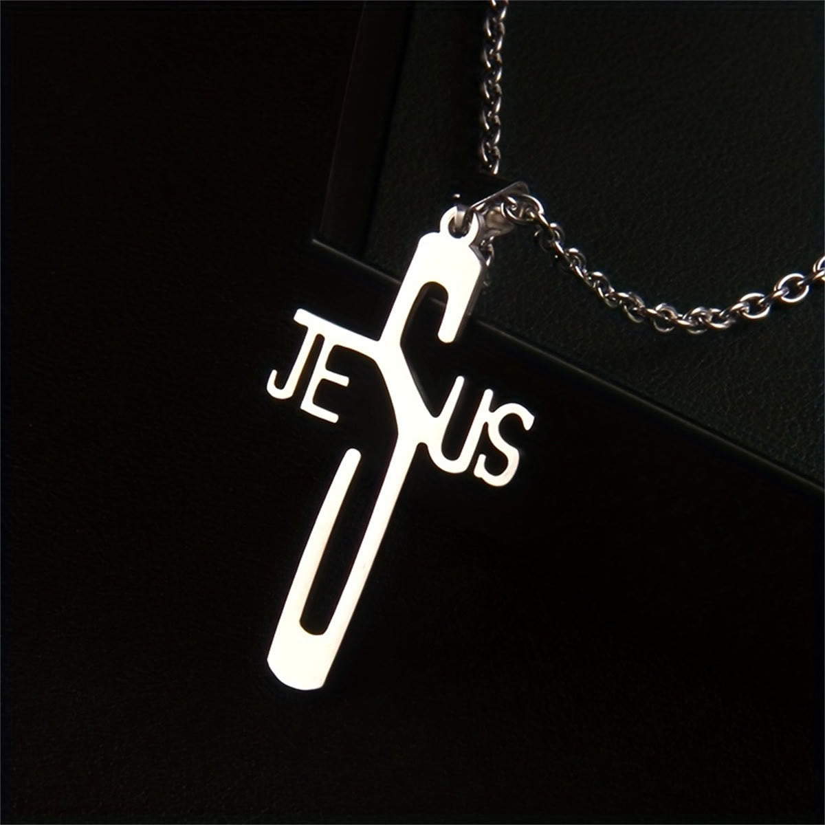 Collar de Cadena de Acero Inoxidable con Cruz de Jesucristo