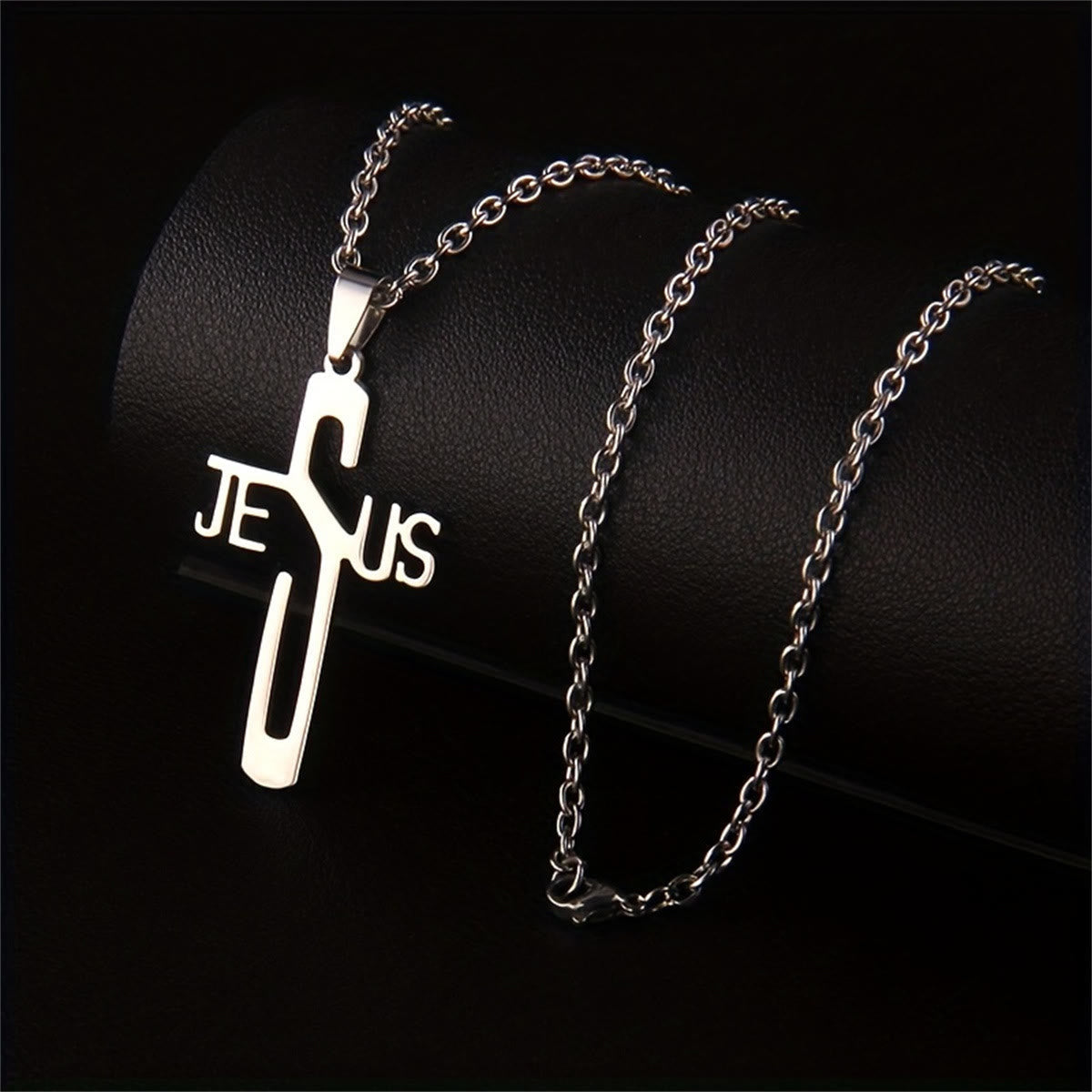 Collar de Cadena de Acero Inoxidable con Cruz de Jesucristo