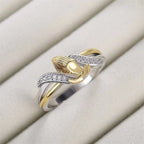Anillo de Manos Orando en Oro y Plata