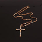 Collar de Cadena con Dije de Cristal y Cruz