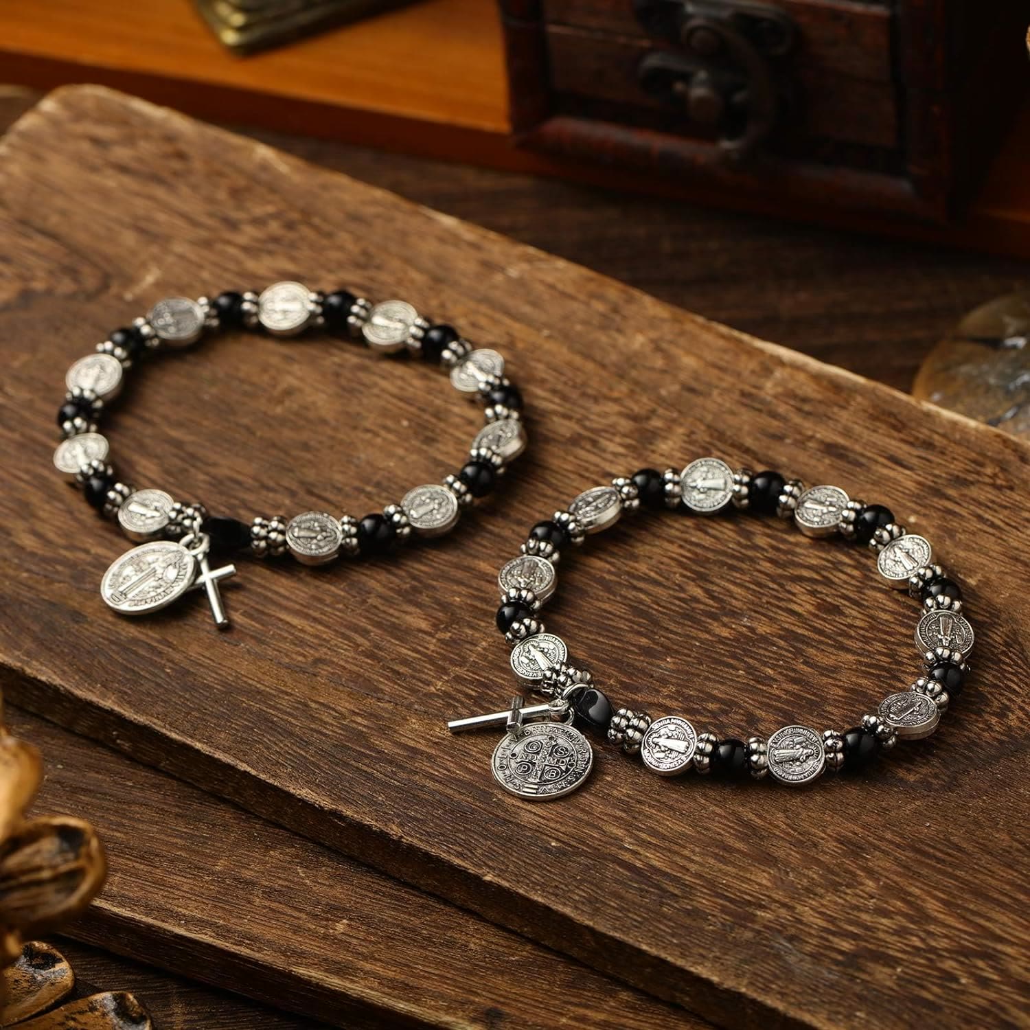 Pulsera Rosario de Plata con Medalla de San Benito