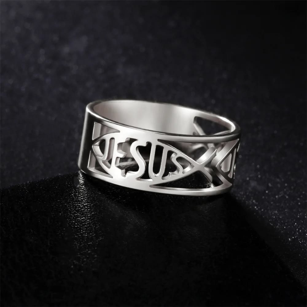 Anillo Religioso de Titanio con Esqueleto del Pez de Jesús