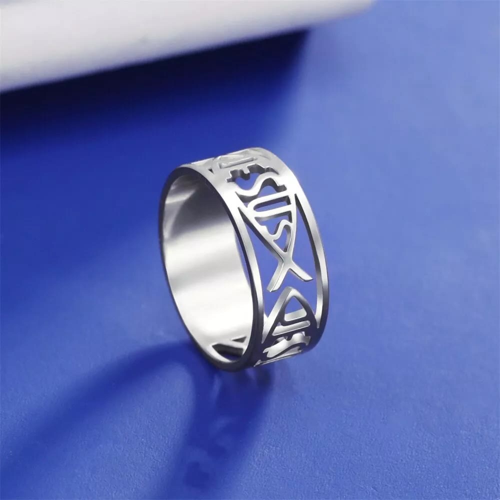 Anillo Religioso de Titanio con Esqueleto del Pez de Jesús