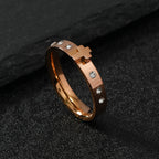 Anillo de Acero Inoxidable con Cruz Tridimensional que No Destiñe