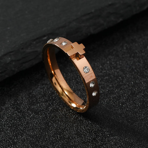Anillo de Acero Inoxidable con Cruz Tridimensional que No Destiñe