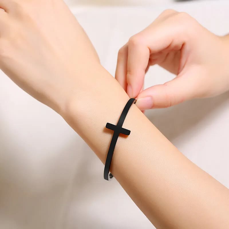 Brazalete Religioso de Plata con Cruz