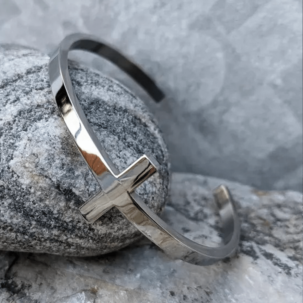 Brazalete Religioso de Plata con Cruz