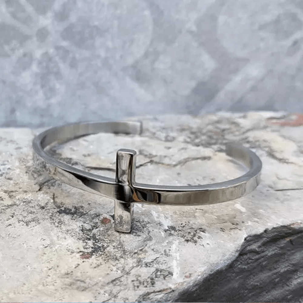 Brazalete Religioso de Plata con Cruz