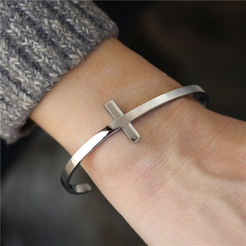 Brazalete Religioso de Plata con Cruz