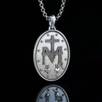 Collar de Joyería Religiosa con Dije de María en Plata Artesanal