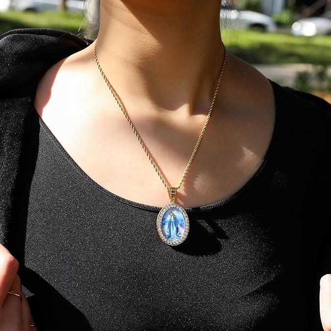 Collar con Pintura de la Virgen María: Joyería de Ícono Religioso