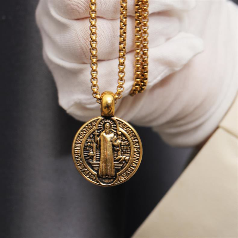 Collar con Símbolo de San Benito con Patrón a Doble Cara