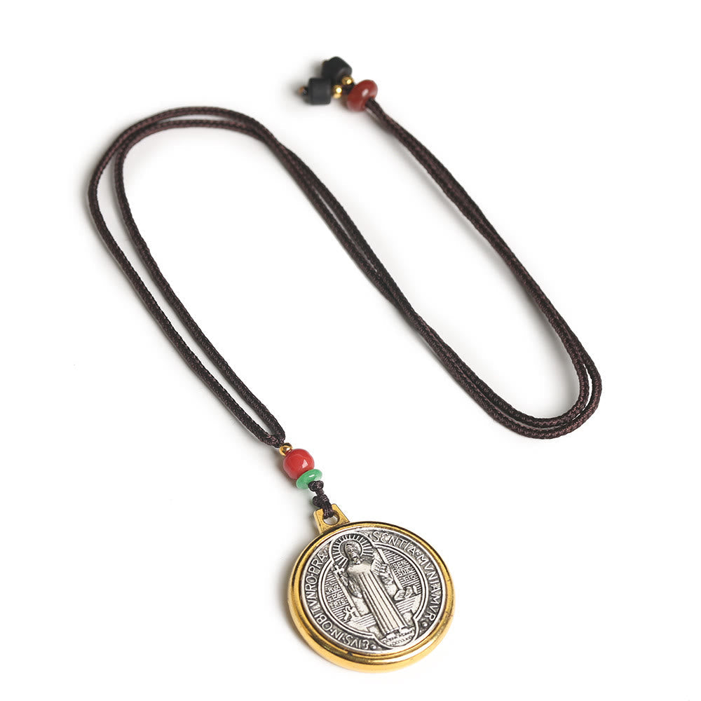 Collar Amuleto Clásico con Medallón de San Benito