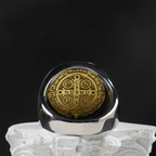 Anillo Católico de Cruz con Medalla de San Benito en Dos Tonos