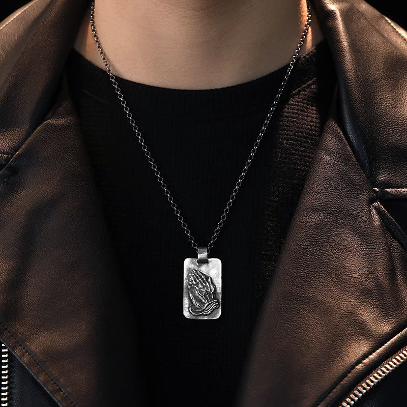 Collar de Fe con Medalla de Plata de Manos Orando Estilo Retro