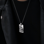 Collar de Fe con Medalla de Plata de Manos Orando Estilo Retro