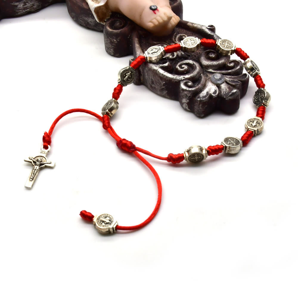 Pulsera Amuleto de Hilo Rojo Anudado con San Benito