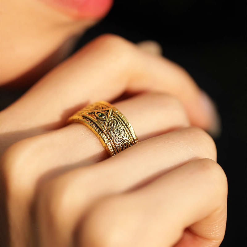 Anillo Dorado con Patrón Ojo de Dios Estilo Retro Robusto