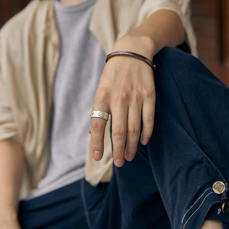 Anillo Ajustable de Plata de Ley con Cruz Estilo Minimalista