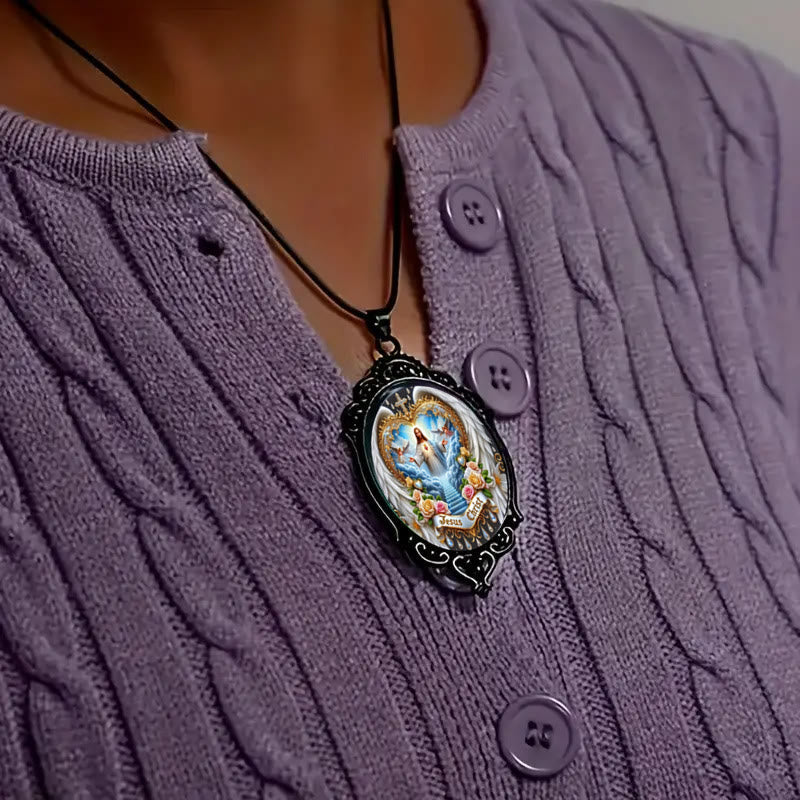 Collar Colorido "Padre Nuestro" con Jesús y Borde Vintage Estilo Gótico