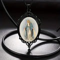 Collar de la Virgen de la Gracia con Borde Vintage Estilo Gótico